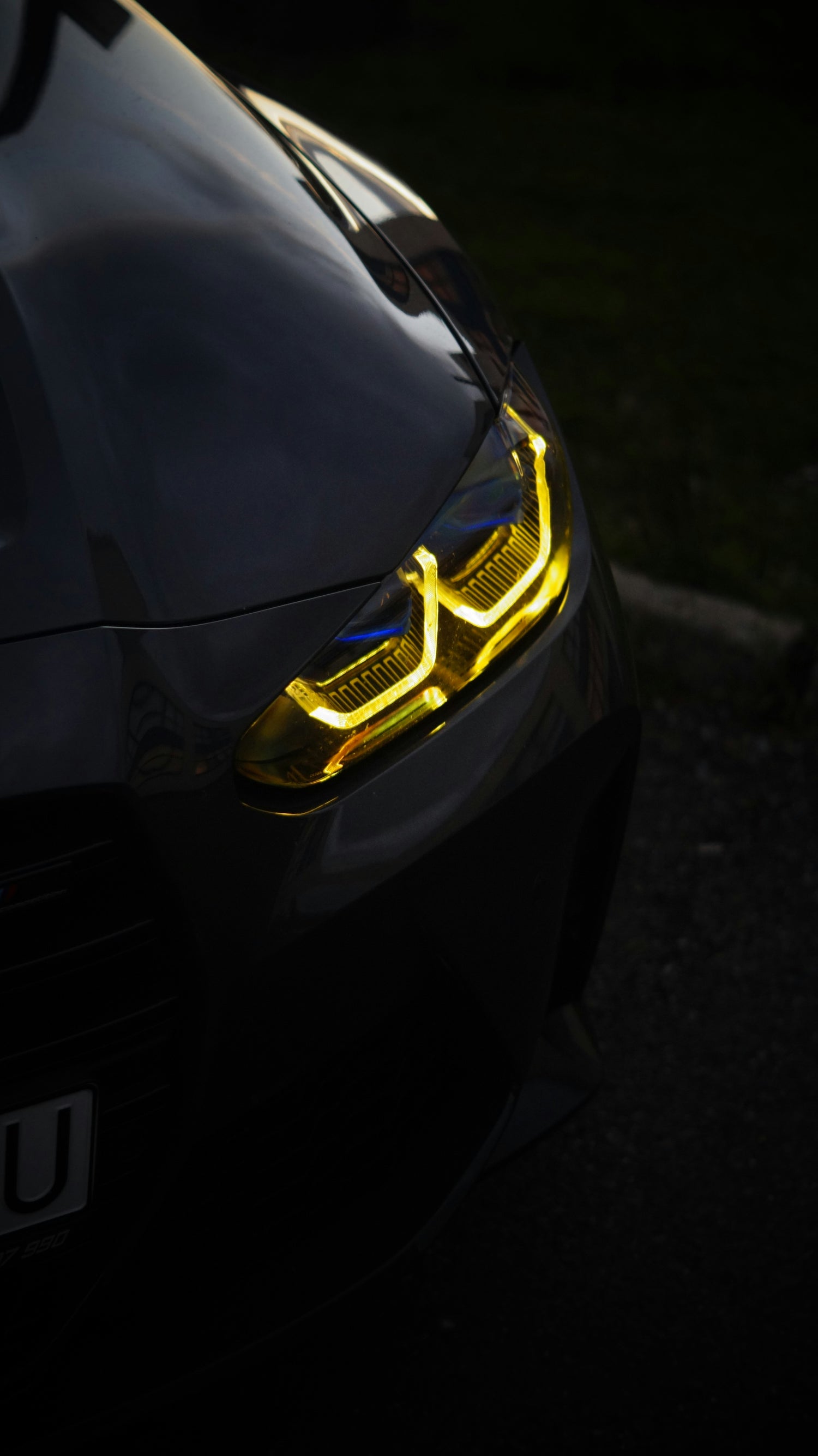 BMW M4 headlight